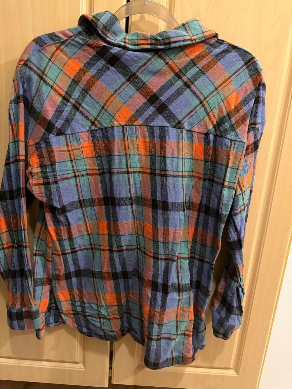 Vintage Plaid Button-Up Shirt 🧡